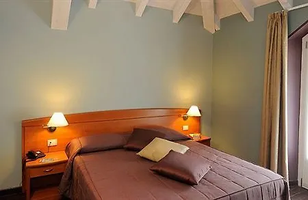 Maurice Apartahotel