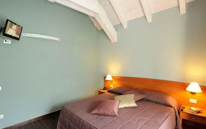 Aparthotel Maurice 4*